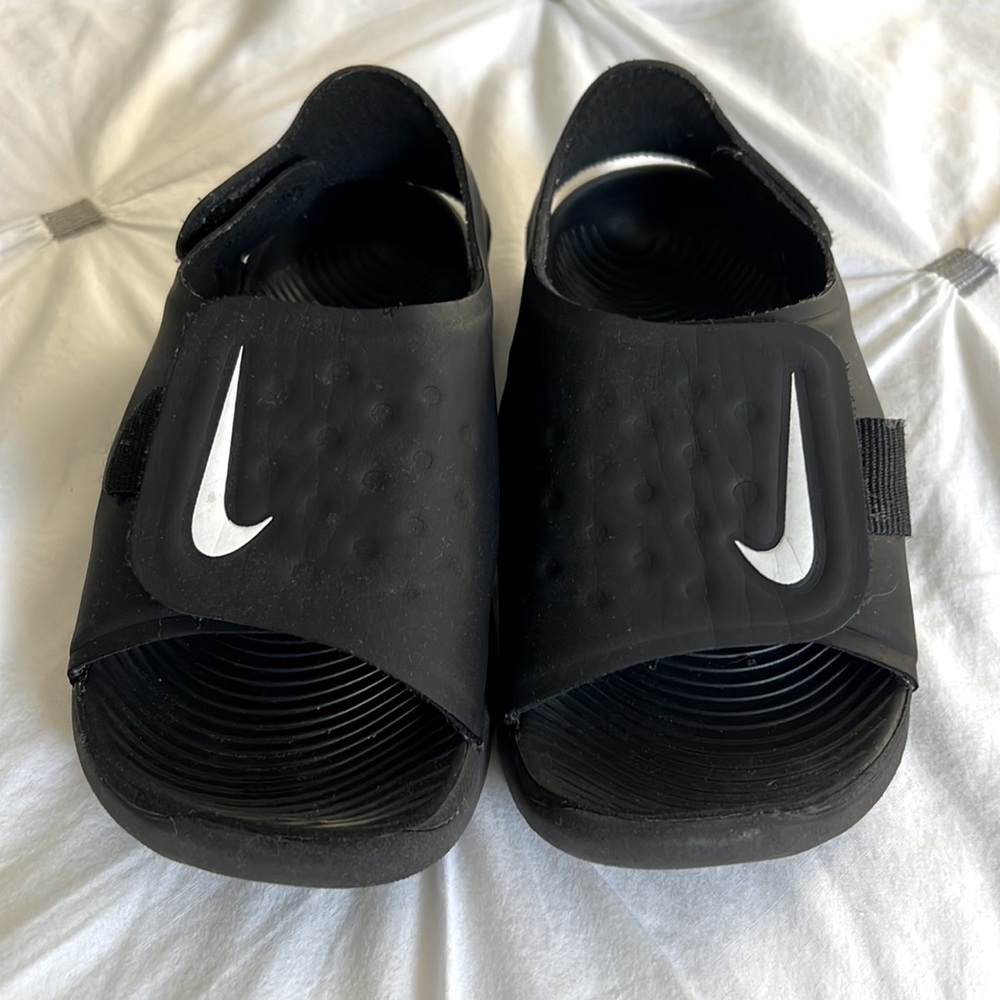 Nike Velcro toddler sandals size 11
